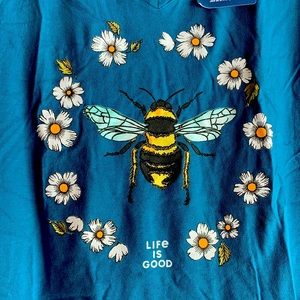 NWT Life Is Good women’s L tshirt